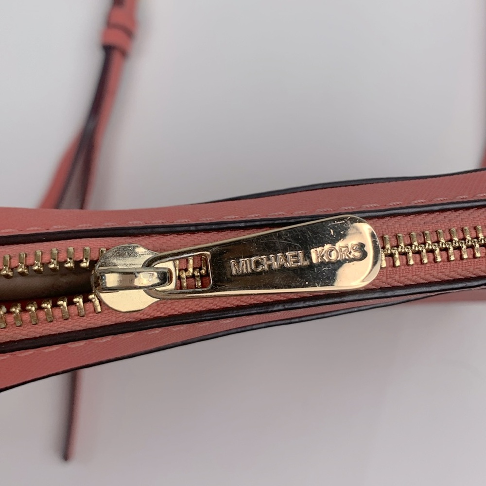Michael Kors Pink Coral Crossbody Bag Gold chain strap Zip close MK shoulder bag - Picture 8 of 16